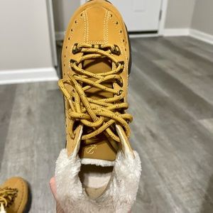 Skechers boots mustard